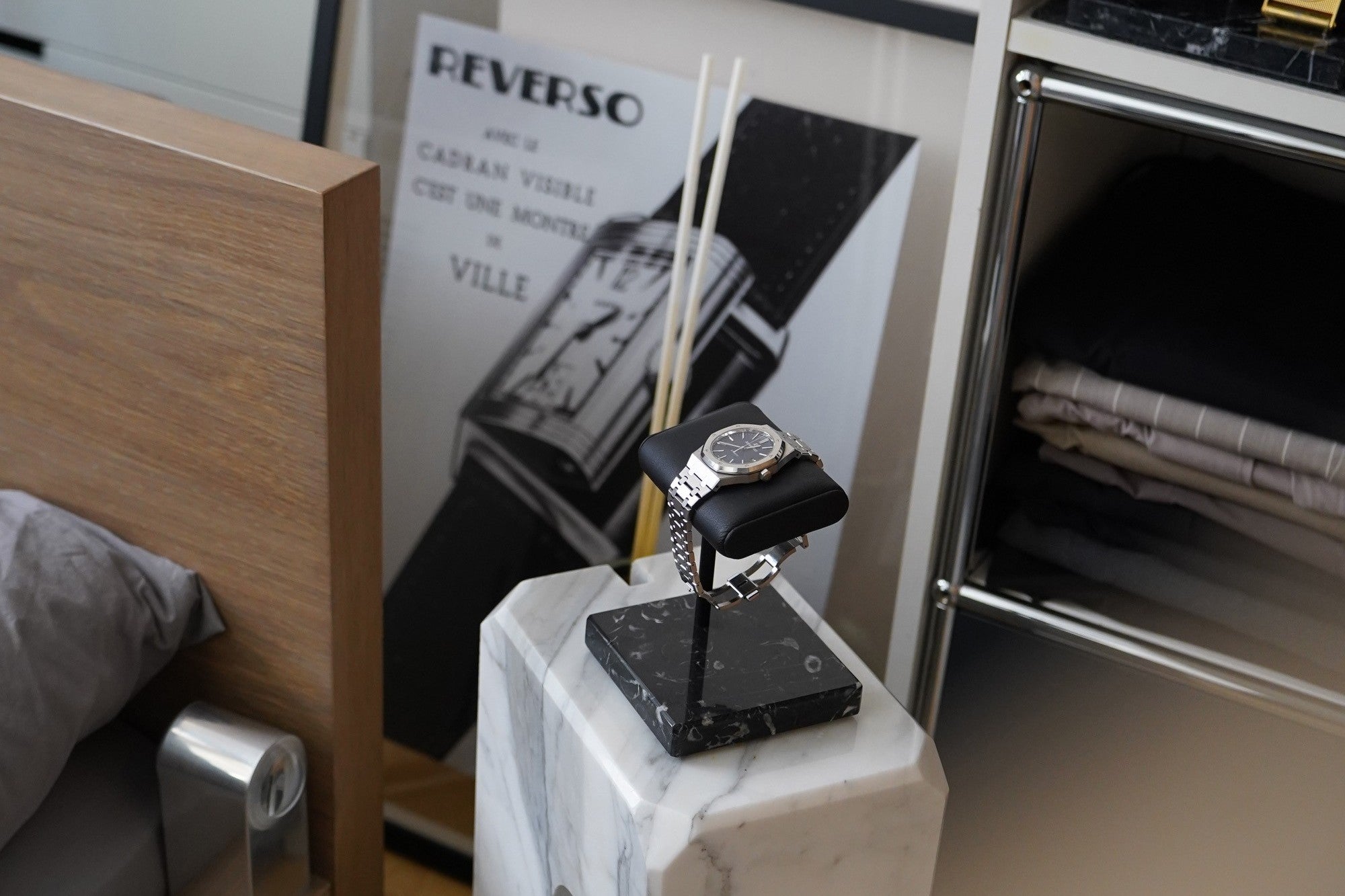 The Watch Stand Single Black & Black - Premium Watch Display Stand